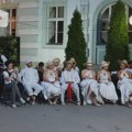 Dva dana KOLUMBIJSKOG RITMA u Zrenjaninu: Bajka spojila tradiciju Banata i vrelu energiju Južne Amerike Bnaatska bajka u…