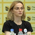 „Istrazivala sam i napisala osnovne pojmove“: Bojana Novaković ispred Skupštine objasnila šta je nasilje