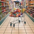 Sniženja cena za 20 proizvoda ne mogu da izleče inflaciju u Srbiji, hrana skuplja za 21 odsto