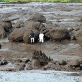 U poplavama u Indoneziji stradalo 37 ljudi
