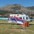 Helikopter MUP-a Srbije za gašenje požara stacioniran u Trebinju na jugu BiH