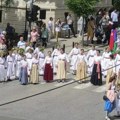 Đurđevdanski karneval otvorili najmlađi članovi ansambla „Smilje“ uz Kraljevo kolo
