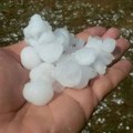 "Kao tornado da je prošao, ubi nas grad, sve nam je poplavljeno": Strašno nevreme protutnjalo kroz ova mesta