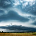 Superćelijske oluje prete Sloveniji, nevreme najavljeno i u Hrvatskoj – izdata upozorenja za više regija