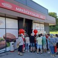 FOTO: "Mrkšićevi salaši" stigli u Beočin - novo mesto za sveže meso i domaća peciva