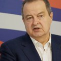 Dačić: Najmanje pet policajaca povređeno, a najmanje 14 ljudi uhapšeno zbog napada na policiju