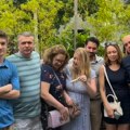 Žena saopštila porodici da je trudna, a zbog reakcije njene majke gori internet "Ja bih zaplakala i otišla kući" (video)