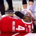 Delije prodrmala jeza, povredio se Devonte Grejem: Odhramljao do klupe, pa se kasnije vratio na teren