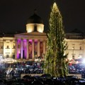 Лондонска божићна јелка, коју традиционално поклања Норвешка, биће осветљена вечерас