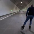 Robert Fico na rolerima kroz najduži tunel u Slovačkoj