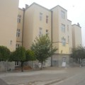 Za učitelje iz okolnih opština ima mesta, za mene nema