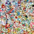 Nova tehnologija rešava dva velika problema odjednom: plastiku pretvara u čisto gorivo budućnosti