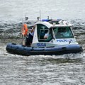 Horor na jezeru! Jak vetar prevrnuo četiri jedrilice, 37 ljudi završilo u vodi, među njima bilo čak 31 dete