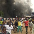 Afrička unija suspendovala Niger zbog vojnog puča, pozvala na oslobađanje svrgnutog predsednika Bazuma