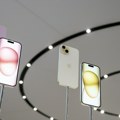 Štrajk radnika Apple prodavnica u Francuskoj na dan lansiranja iPhonea 15