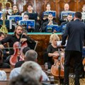 Subotičanima poklonili veče za pamćenje : Subotički simfonijski orkestar održao koncert u Velikoj većnici Gradske kuće