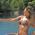 Pevačica koja ima najduže noge na estradi grmi u 57. godini: Folkerka pokazala svoje božansko telo