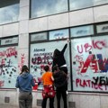 Prostorije SNS u Novom Sadu išarane porukama besnih studenata