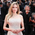 Anđelina Džoli sprema novi film: Snimaće se na 2 jezika, a tema je glumičin strahotni deo života (video)