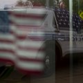 Ubistvo Čarlija Kirka, pucanj u američko bure baruta