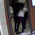 Uznemirujuće Muškarac sačmarom ubio bivšu ženu, nesrećna žrtva taj dan podnela zahtev za zabranu prilaska (video)