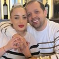 Slavlje u domu pevača i njegove 14 godina mlađe žene: Nedavno preživeli težak period, a sada ponovo imaju razloga za radost…