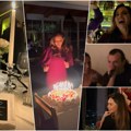 "Zaljubljen sam u tebe...." Sonja Vuksanović napravila gala žurku za 50. rođendan, a bivši muž joj pevao dok je duvala svećiće…
