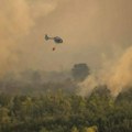Čačanski vatrogasci gase požar na Stolovima, usporeno širenje vatre