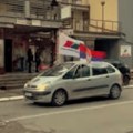 Prokupački Ćaci automobilima krenuli u kontramiting studentima (VIDEO)