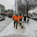 Prohodni putevi u Kragujevcu posle prvog snega