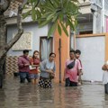 U poplavama u Indoneziji poginulo 14 ljudi