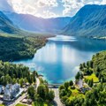 Zašto na Bohinj, a ne na Bled: Izbor koji će napraviti svaki iskusni putnik