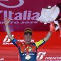 Danac slavio na startu: Pedersen pobednik prve etape Điro d'Italije