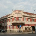 Kako direktorka Šabačkog pozorišta poštuje zakon