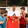 "Jednom sam čuo dobru rečenicu": Bogdan sa Vanjom oduševio decu u Beogradu, poslao im poruku iz Amerike