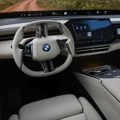 BMW ukida dugmad jer mladi ljudi radije razgovaraju sa svojim automobilima