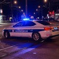 Izvadio nož i počeo da mu seče vrat i ruke: Užas u Beogradu, sav u krvi uspeo da se istrgne iz ruku napadača i da uleti u…