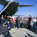 Novogodišnja humanitarna akcija na vojnom aerodromu u Batajnici (foto)