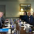 Ministar odbrane SAD Lojd Ostin vratio se na posao posle komplikacija od operacije raka prostate