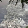 Ljudi u panici: Ponovo eruptirao vulkan, pepeo leti na sve strane