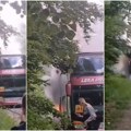 Drama kod Vrnjačke Banje: Gori autobus kojim su se deca vraćala sa ekskurzije VIDEO