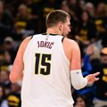 VIDEO „Jokić to nije namerno uradio“: Trener Denvera govorio o isključenju Jokića, bacio novo svetlo na situaciju