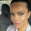 Ova fatalna brineta je starija ćerka nikoline Pišek: Hana je doktorka i ne voli da se medijski eksponira (foto)