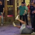 Incidenti na protestu: Stevanić pogođen u glavu, naprednjaci uzvratili jajima