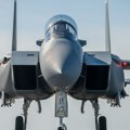 Pojavio se novi snimak sigurnosne kamere katapultiranja putnika iz F-15 tokom taksiranja