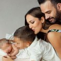 Porodična fotografija Aleksandre Prijović u sekundi postala omiljena: Pevačica prvi put pokazala malu Ariju, brat Aleksandar…