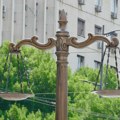 (FOTO) "Šta je sledeće - lav na Lionu, gazela na Gazeli, Nejmar na Neimaru": Reakcije na mrežama povodom novog spomenika na…