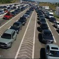 (Foto) kolone na granicama nepregledne, a vrućina nesnosna! Na ovom prelazu je trenutno najgora situacija: Zbog 3 razloga…