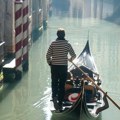 Svi šokirano gledali dvoje turista u Veneciji, njima nije bilo jasno ništa: Zbog ovoga bi mogli da plate kaznu
