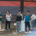 Studenti predstavili „Studentski plan“ u Zrenjaninu, nekoliko metara dalje SNS postavio svoje štandove Studenti i „Studentski…